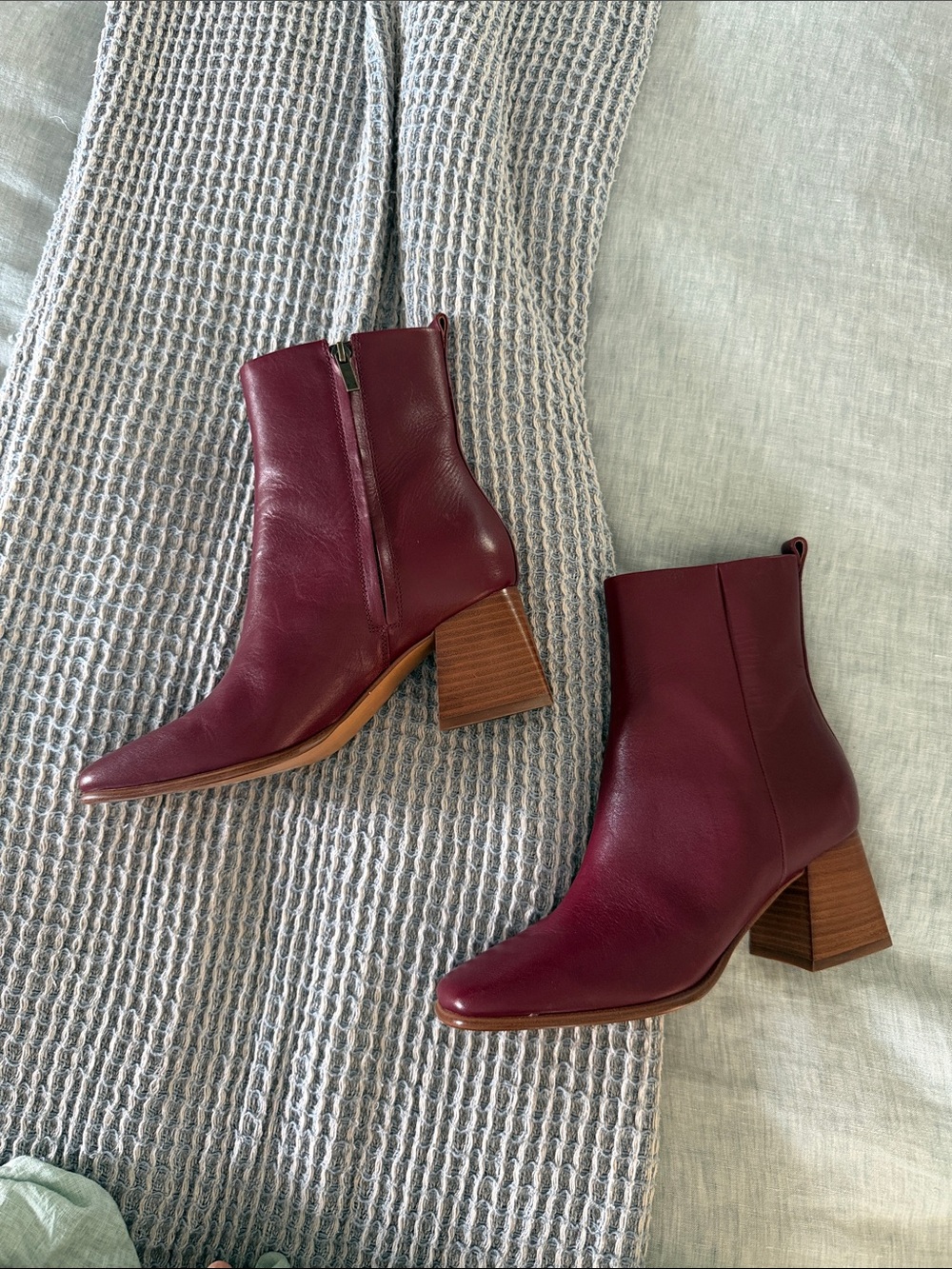 Marc Fisher Burgundy Leather Block Heel Ankle Boots